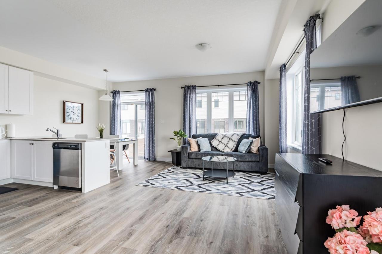 Luxury Townhouse Close To Fairview Casino In Niagara Falls Villa Luaran gambar